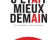 Depuis dix ans, on vous explique comment fonctionne l’intelligence artificielle. Ce livre pose une autre question, plus dérangeante : qu’est-ce qu’elle nous fait, concrètement ? En trois mouvements clairs — ce qui a migré, ce que cela nous coûte, ce que nous pouvons encore reprendre — C’était mieux demain met des mots précis sur une transformation que chacun ressent sans toujours parvenir à la nommer. Il ne s’adresse ni aux technophobes ni aux naïfs, mais à une génération de professionnels (35–65 ans) qui utilisent ces outils chaque jour et pressentent qu’ils ont déjà cédé plus qu’ils ne l’auraient voulu. Serge Dielens écrit depuis le terrain. Formation Initiale : Serge Dielens a suivi un parcours académique brillant qui a forgé ses compétences et ses connaissances approfondies dans le domaine de la psychologie, de la santé, de l’éducation et de la Communication-marketing. Il a d’abord obtenu une Maîtrise en Sciences de la Motricité à l’UCLouvain (il a été major de sa promotion) où il a soutenu sa thèse en 1981 (sous la direction du Professeur Jacques Piel), avec la plus grande distinction et les félicitations du jury. Serge a ensuite obtenu une Maîtrise en Loisirs et Milieu du Travail à l’Université Libre de Bruxelles en 1983. Tout en officiant comme enseignant et journaliste freelance puis attaché de presse, il a poursuivi ses études en Marketing & Publicité à la Solvay Business School, où il a été diplômé en 1991. Quarante ans dans les médias, la communication et l’enseignement universitaire lui donnent une position rare : celle d’un observateur impliqué, lucide, qui a vu basculer les pratiques. Du Sport Aid de 1986 sans réseaux aux auditoires de l’UCLouvain aujourd’hui (tout comme fin des années 80, où Serge a officié comme prof invité durant deux années académiques), têtes penchées sur les écrans, son regard est ancré dans une expérience vécue. Et cela se sent à chaque page. Le moment est décisif. L’IA agentique n’est plus une promesse mais une réalité opérationnelle. Les premières décisions de justice contre les plateformes tombent. Le cadre légal s’organise. Le débat quitte les marges pour devenir central. Ce livre arrive exactement à ce point de bascule. Sa méthode est assumée : écrit par un homme avec l’aide d’une machine, et non l’inverse. Ce choix n’est pas un détail, il est au cœur du propos. Le livre ne surplombe pas son sujet, il l’habite. Enfin, sa force tient à sa voix. Rare dans l’essai francophone sur le numérique, elle est nette, incarnée, sans compromis inutile. Certains passages (sur le taylorisme numérique ou l’addiction des enfants) ne cherchent pas à rassurer. Ils marquent. Ce sont eux qui feront que le livre sera lu, discuté, cité. C’était mieux demain n’explique pas le monde qui vient. Il aide à comprendre ce que nous sommes déjà en train de devenir.
