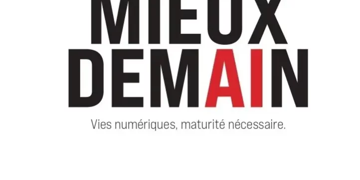 Depuis dix ans, on vous explique comment fonctionne l’intelligence artificielle. Ce livre pose une autre question, plus dérangeante : qu’est-ce qu’elle nous fait, concrètement ? En trois mouvements clairs — ce qui a migré, ce que cela nous coûte, ce que nous pouvons encore reprendre — C’était mieux demain met des mots précis sur une transformation que chacun ressent sans toujours parvenir à la nommer. Il ne s’adresse ni aux technophobes ni aux naïfs, mais à une génération de professionnels (35–65 ans) qui utilisent ces outils chaque jour et pressentent qu’ils ont déjà cédé plus qu’ils ne l’auraient voulu. Serge Dielens écrit depuis le terrain. Formation Initiale : Serge Dielens a suivi un parcours académique brillant qui a forgé ses compétences et ses connaissances approfondies dans le domaine de la psychologie, de la santé, de l’éducation et de la Communication-marketing. Il a d’abord obtenu une Maîtrise en Sciences de la Motricité à l’UCLouvain (il a été major de sa promotion) où il a soutenu sa thèse en 1981 (sous la direction du Professeur Jacques Piel), avec la plus grande distinction et les félicitations du jury. Serge a ensuite obtenu une Maîtrise en Loisirs et Milieu du Travail à l’Université Libre de Bruxelles en 1983. Tout en officiant comme enseignant et journaliste freelance puis attaché de presse, il a poursuivi ses études en Marketing & Publicité à la Solvay Business School, où il a été diplômé en 1991. Quarante ans dans les médias, la communication et l’enseignement universitaire lui donnent une position rare : celle d’un observateur impliqué, lucide, qui a vu basculer les pratiques. Du Sport Aid de 1986 sans réseaux aux auditoires de l’UCLouvain aujourd’hui (tout comme fin des années 80, où Serge a officié comme prof invité durant deux années académiques), têtes penchées sur les écrans, son regard est ancré dans une expérience vécue. Et cela se sent à chaque page. Le moment est décisif. L’IA agentique n’est plus une promesse mais une réalité opérationnelle. Les premières décisions de justice contre les plateformes tombent. Le cadre légal s’organise. Le débat quitte les marges pour devenir central. Ce livre arrive exactement à ce point de bascule. Sa méthode est assumée : écrit par un homme avec l’aide d’une machine, et non l’inverse. Ce choix n’est pas un détail, il est au cœur du propos. Le livre ne surplombe pas son sujet, il l’habite. Enfin, sa force tient à sa voix. Rare dans l’essai francophone sur le numérique, elle est nette, incarnée, sans compromis inutile. Certains passages (sur le taylorisme numérique ou l’addiction des enfants) ne cherchent pas à rassurer. Ils marquent. Ce sont eux qui feront que le livre sera lu, discuté, cité. C’était mieux demain n’explique pas le monde qui vient. Il aide à comprendre ce que nous sommes déjà en train de devenir.